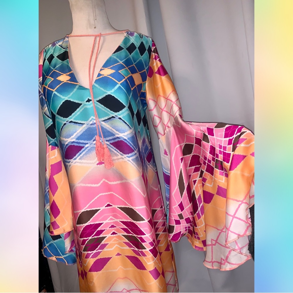 Just Paris colorful bell sleeve mini tunic dress - Picture 3 of 7